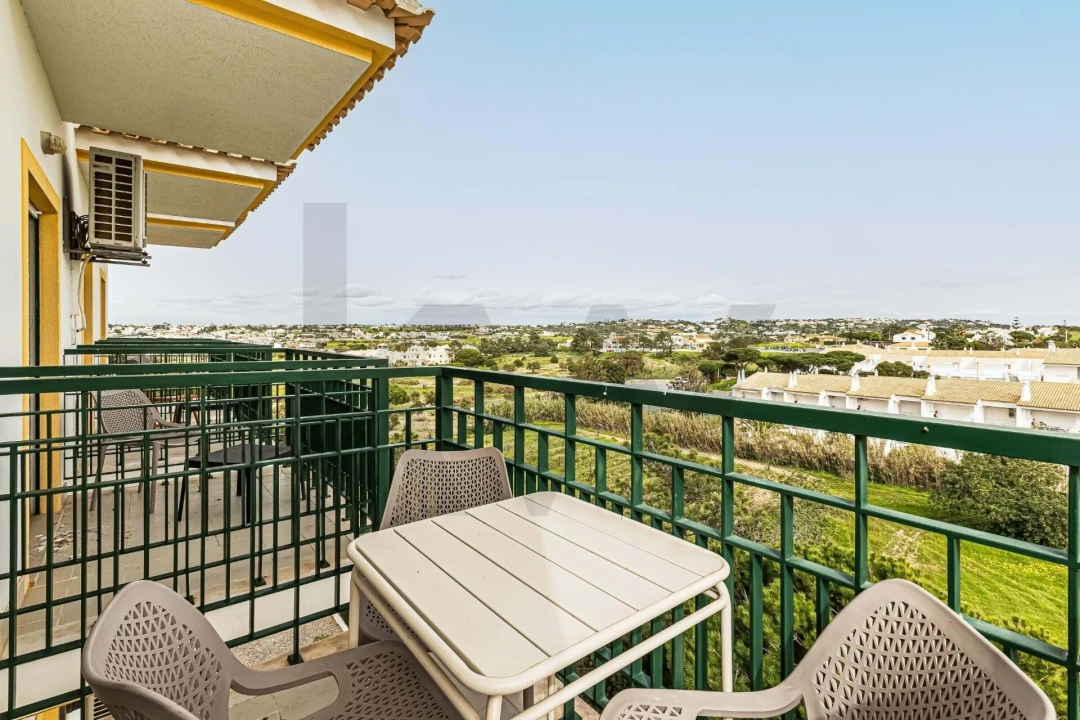 Apartamento T2 para Arrendamento férias em Guia Foto 22