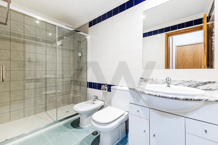 Apartamento T2 para Arrendamento férias em Guia Foto 8