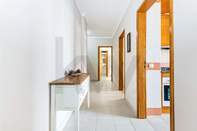 Apartamento T2 para Arrendamento férias em Guia Foto 12