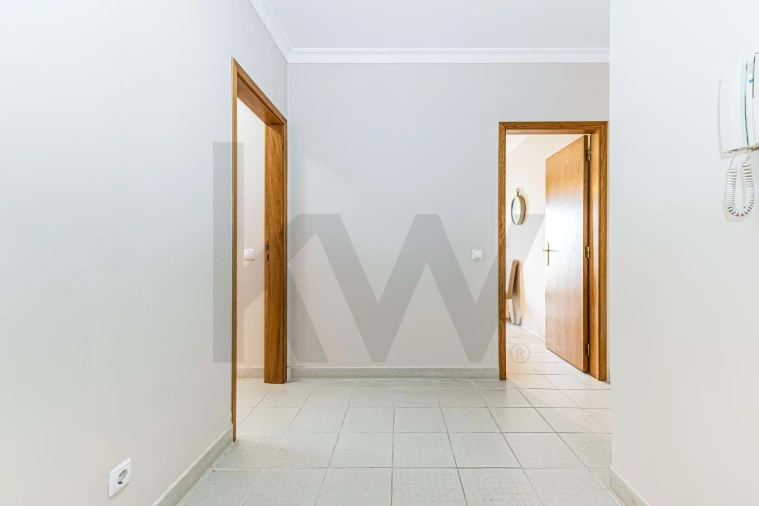 Apartamento T2 para Arrendamento férias em Guia Foto 4