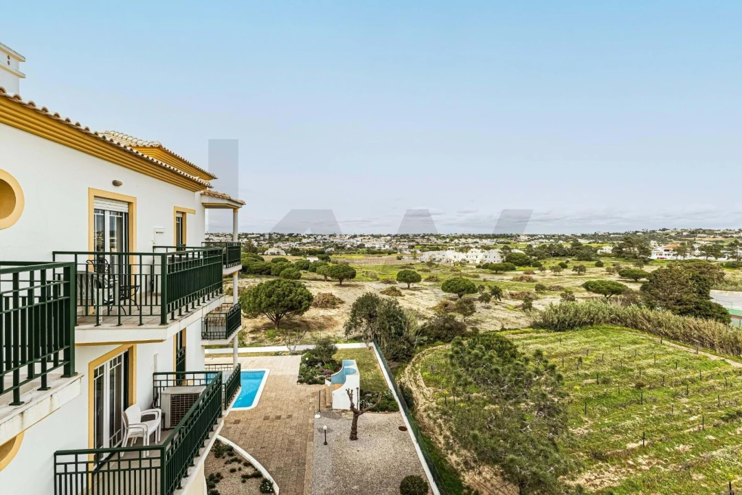 Apartamento T2 para Arrendamento férias em Guia Foto 10