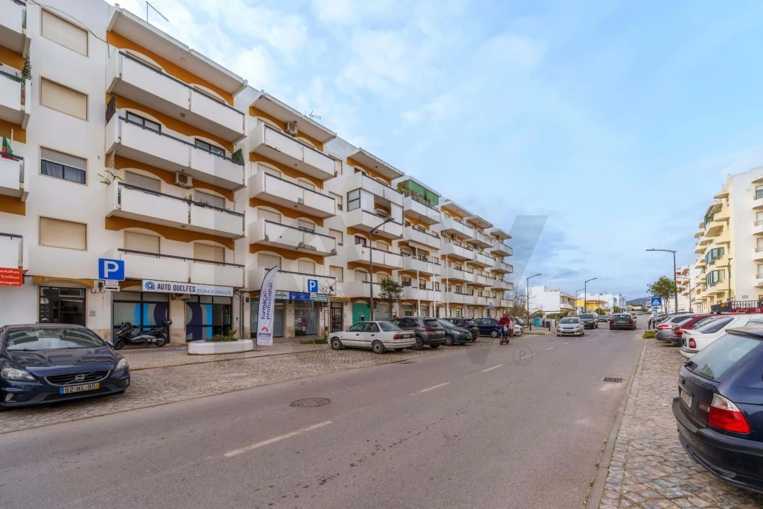 Apartamento T2 para Venda em Quelfes Foto 21