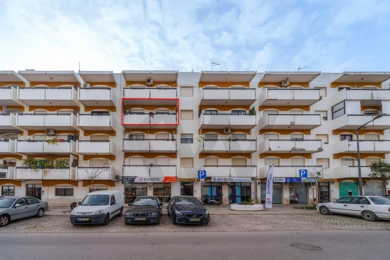 Apartamento T2 para Venda em Quelfes Foto 20