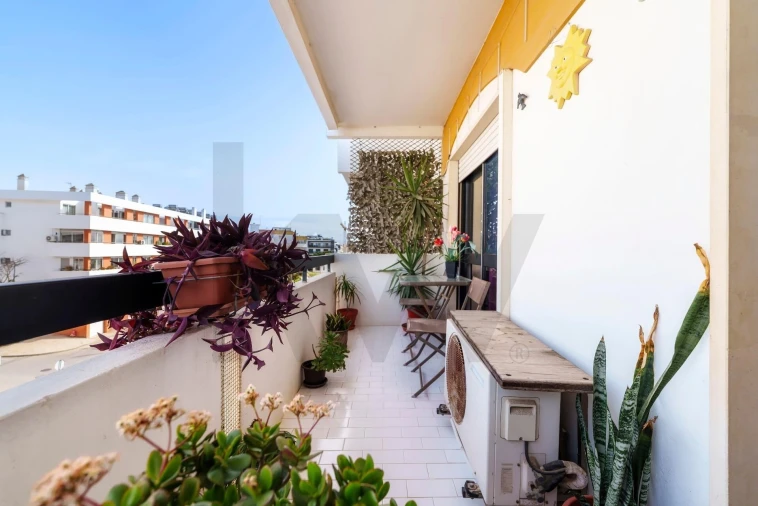 Apartamento T2 para Venda em Quelfes Foto 19