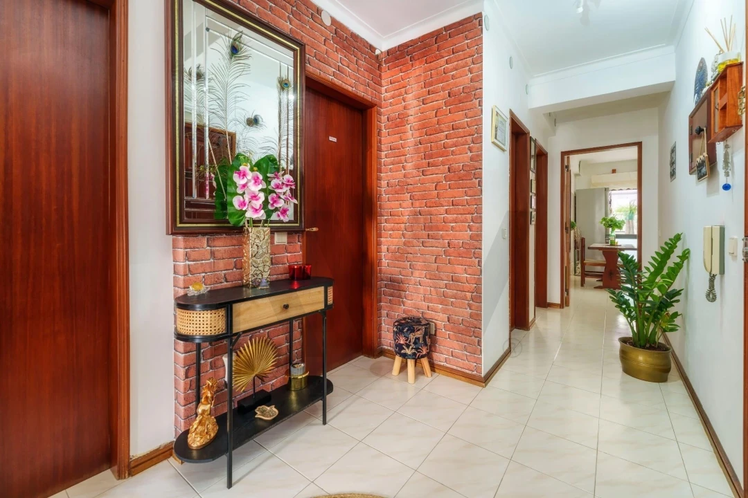 Apartamento T2 para Venda em Quelfes Foto 16