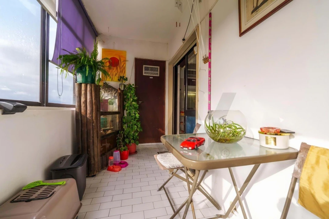 Apartamento T2 para Venda em Quelfes Foto 5