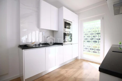Apartamento T3 para Venda em Benfica