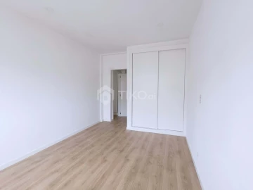 Apartamento T3 para Venda em Benfica