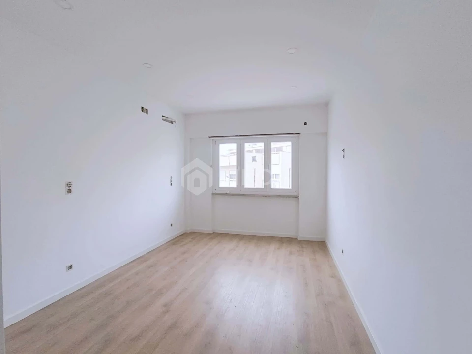 Apartamento T3 para Venda em Benfica Foto 19