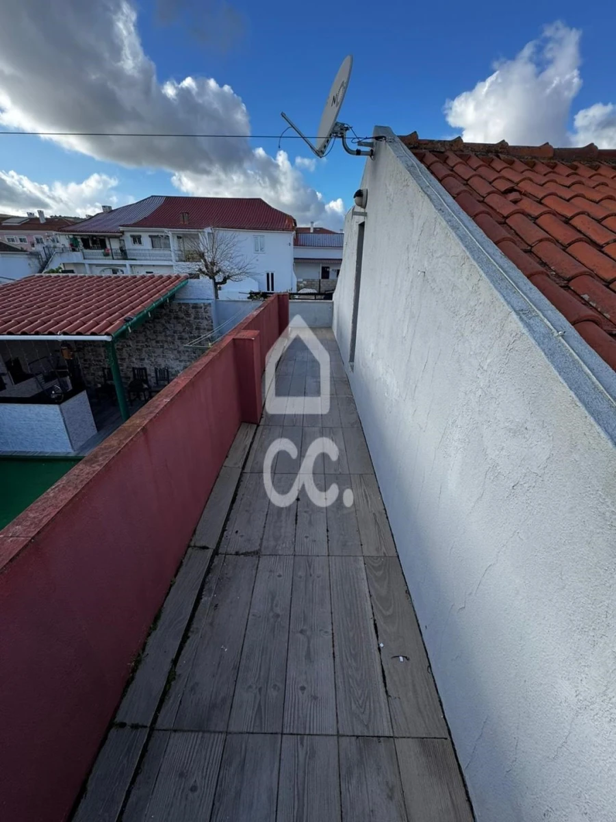 Moradia T2 para Venda em Carregado e Cadafais Foto 4