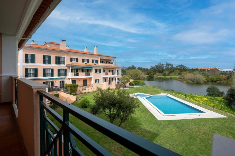 Apartamento T2 para Venda em Agualva e Mira-Sintra Foto 1