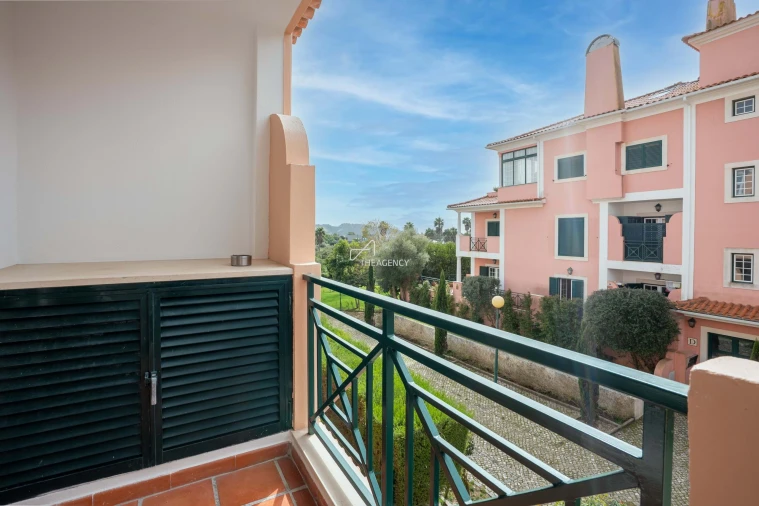 Apartamento T2 para Venda em Agualva e Mira-Sintra Foto 12