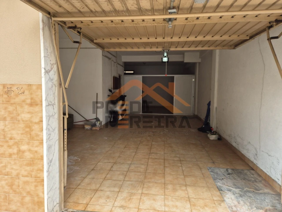 Garagem para Arrendamento em Odivelas Foto 3