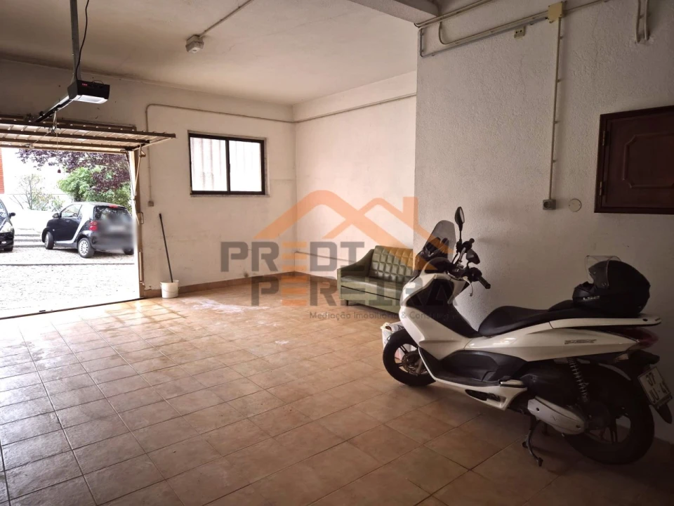 Garagem para Arrendamento em Odivelas Foto 4
