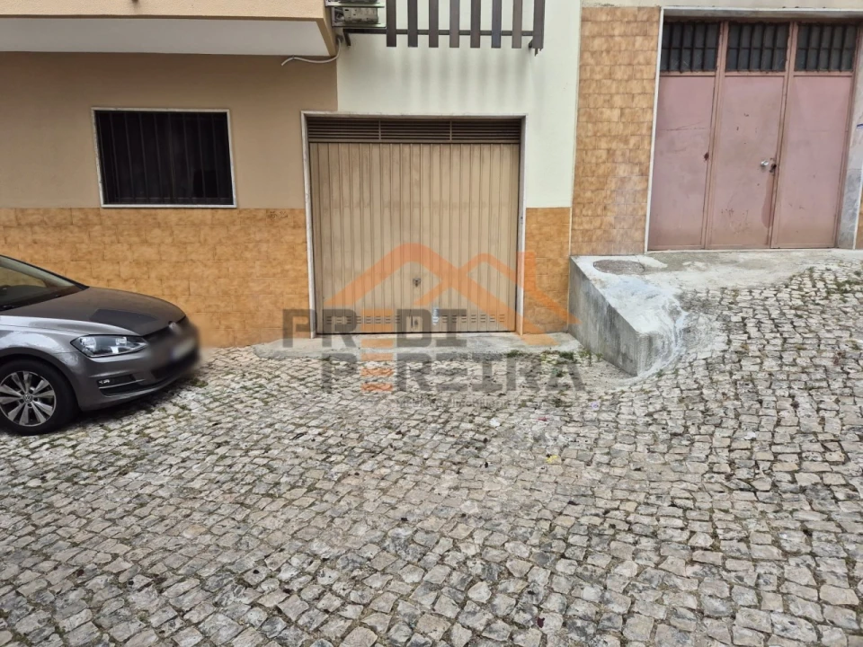 Garagem para Arrendamento em Odivelas Foto 6