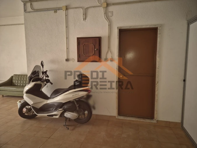 Garagem para Arrendamento em Odivelas Foto 11