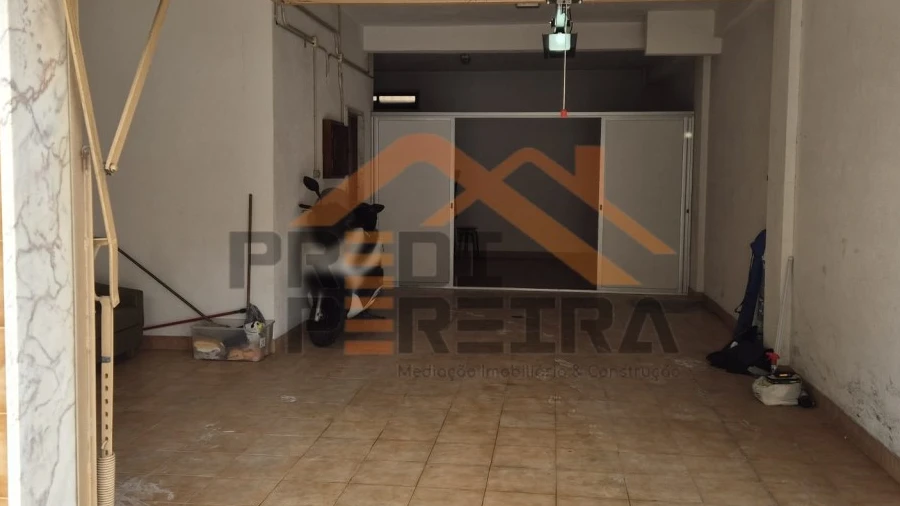 Garagem para Arrendamento em Odivelas