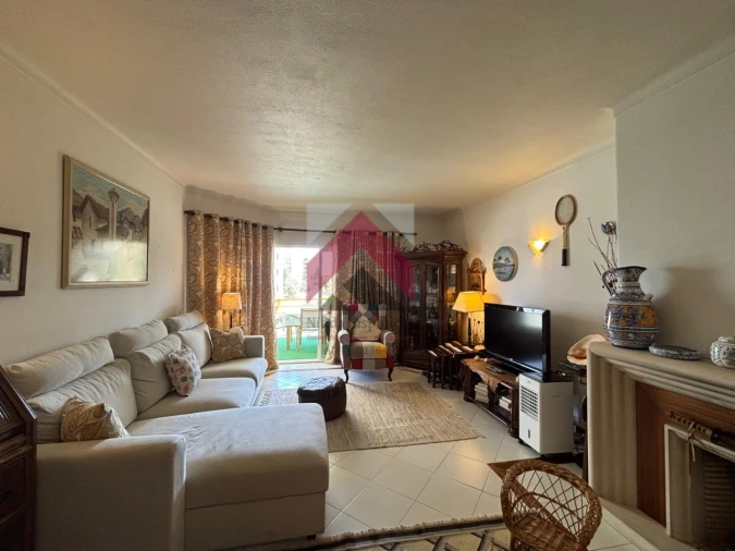 Apartamento T1 para Venda em Quarteira Foto 5