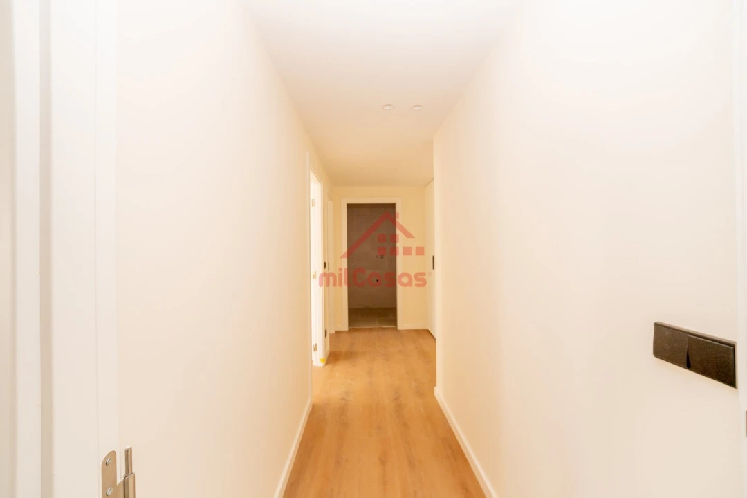 Apartamento T2 para Venda em Santa Maria, São Pedro e Matacães Foto 4