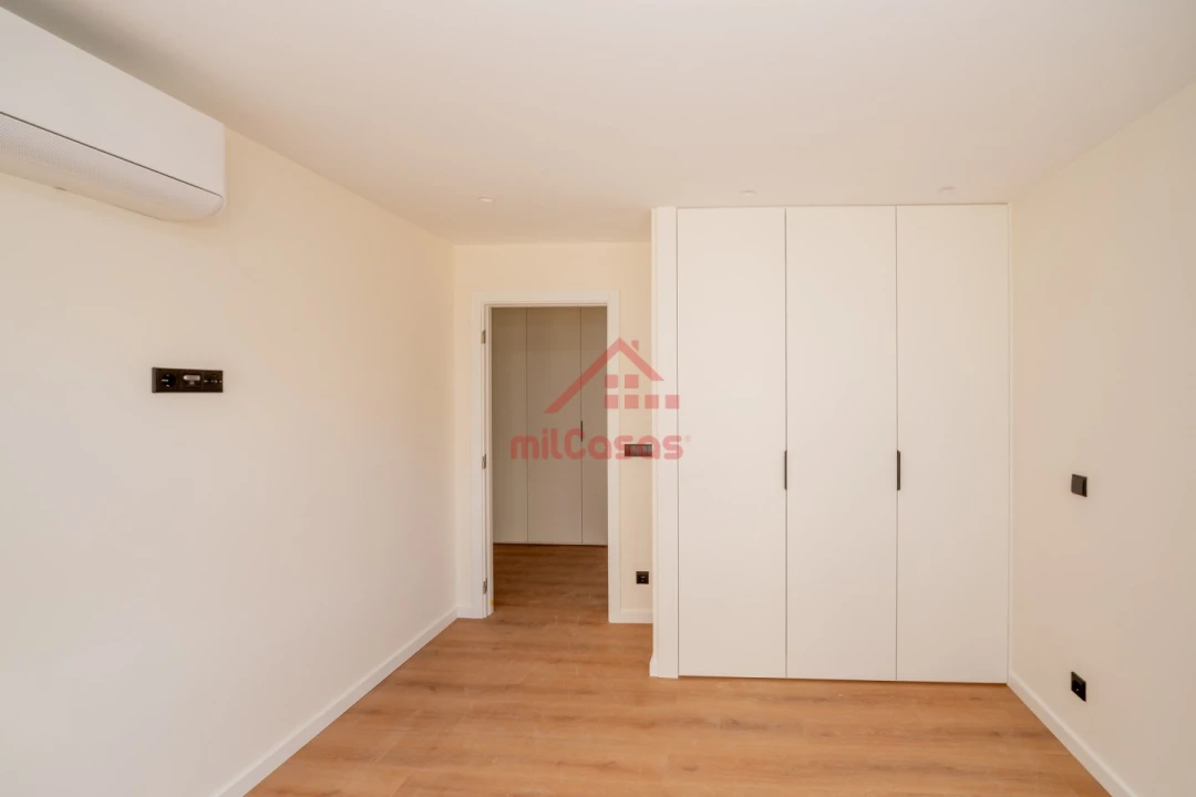 Apartamento T2 para Venda em Santa Maria, São Pedro e Matacães Foto 8