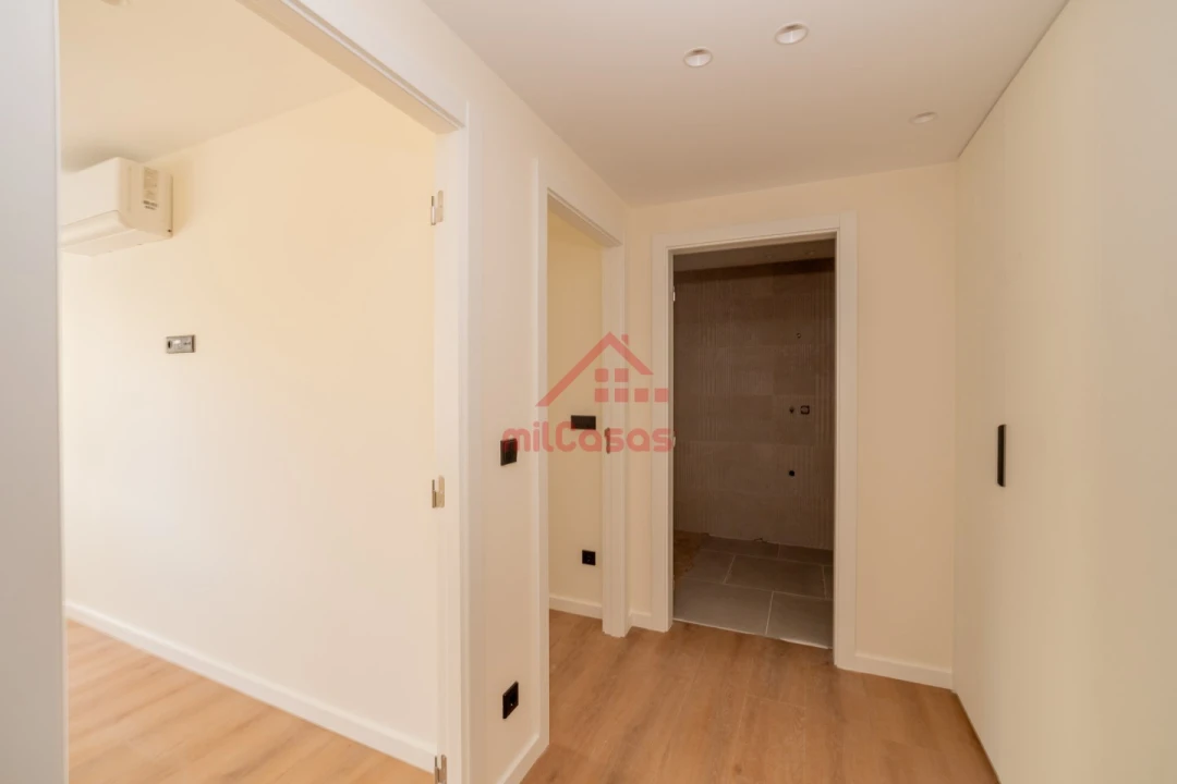 Apartamento T2 para Venda em Santa Maria, São Pedro e Matacães Foto 9