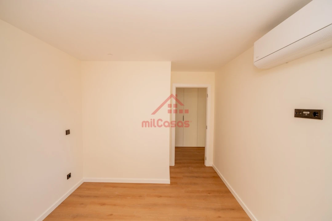 Apartamento T2 para Venda em Santa Maria, São Pedro e Matacães Foto 12