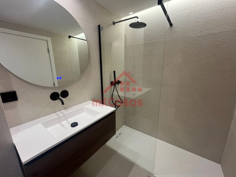 Apartamento T2 para Venda em Santa Maria, São Pedro e Matacães Foto 14