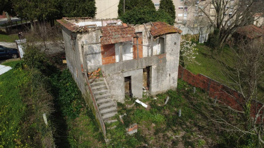 Terreno para Venda em São João da Madeira Foto 1