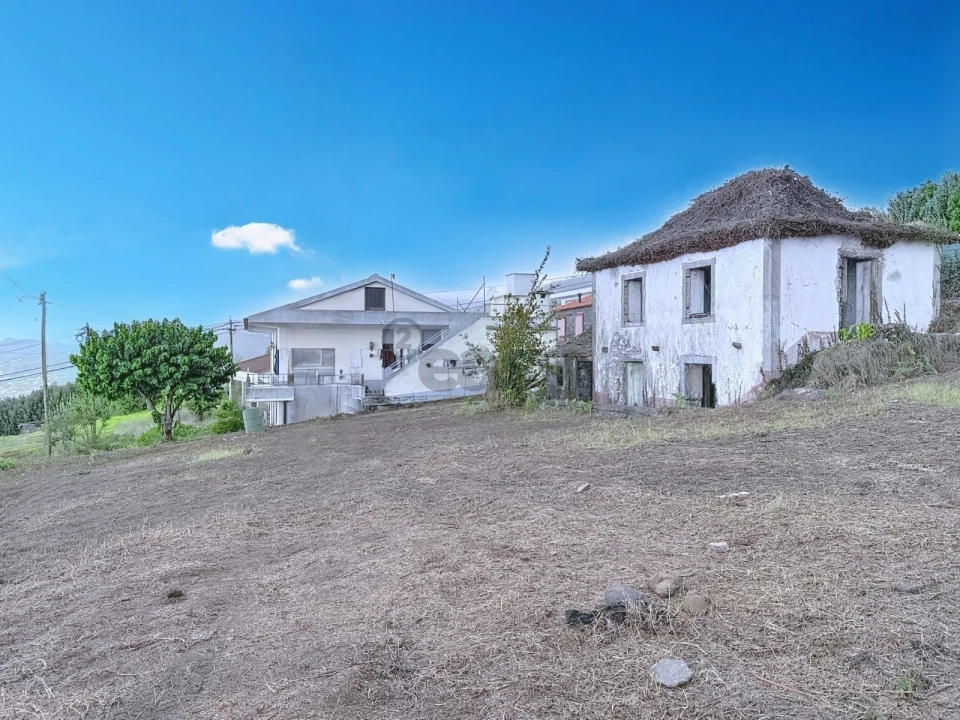 Moradia T3 para Venda em Arco da Calheta Foto 6