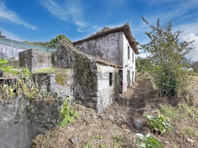 Moradia T3 para Venda em Arco da Calheta Foto 14