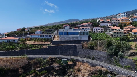 Moradia T4 para Venda em Calheta
