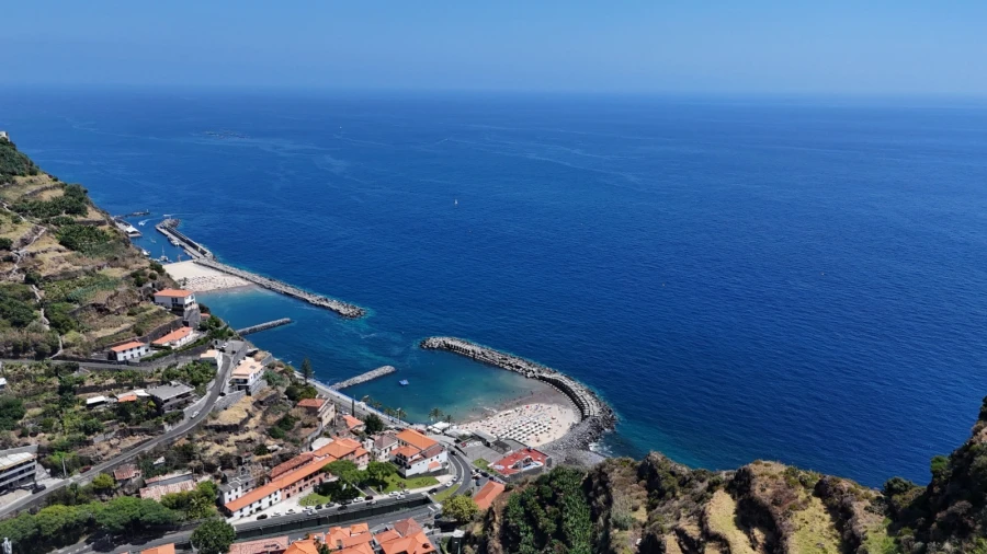 Moradia T4 para Venda em Calheta Foto 58