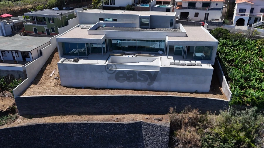 Moradia T4 para Venda em Calheta Foto 43