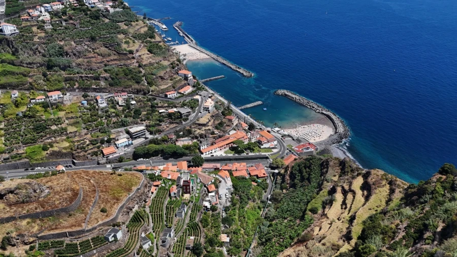 Moradia T4 para Venda em Calheta Foto 56