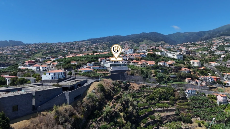 Moradia T4 para Venda em Calheta Foto 49