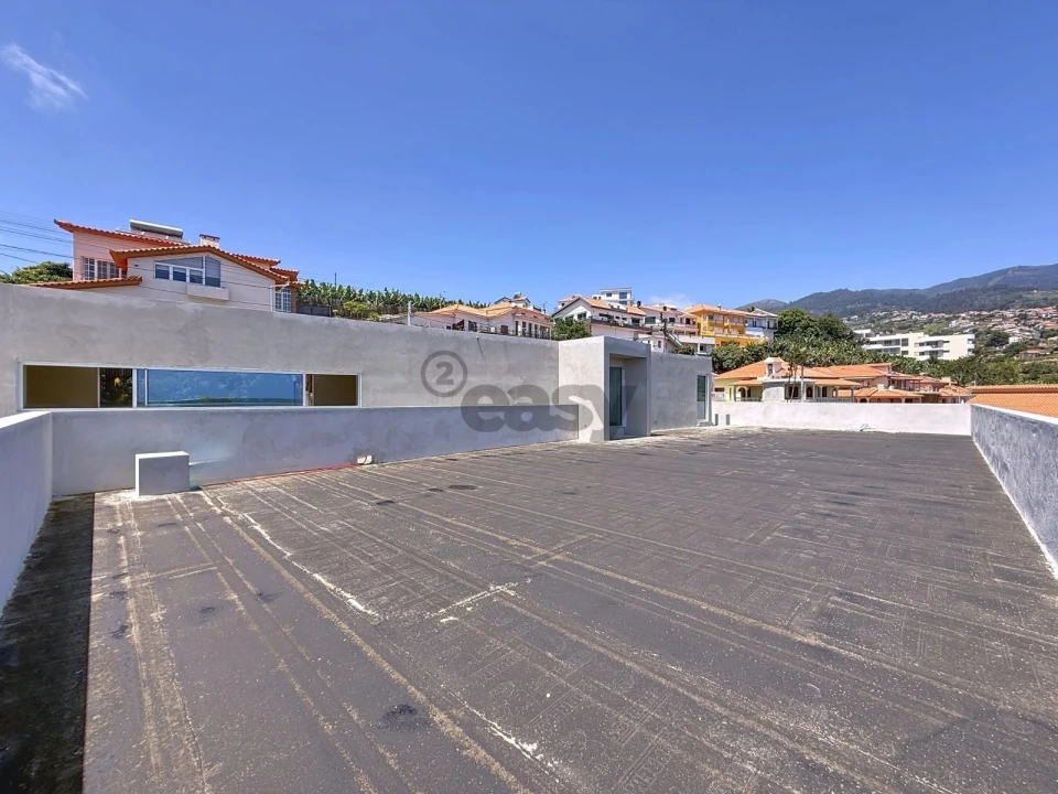 Moradia T4 para Venda em Calheta Foto 11