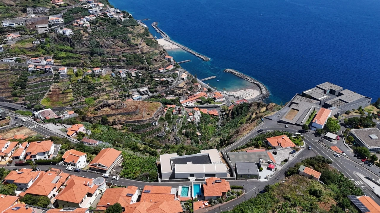 Moradia T4 para Venda em Calheta Foto 55