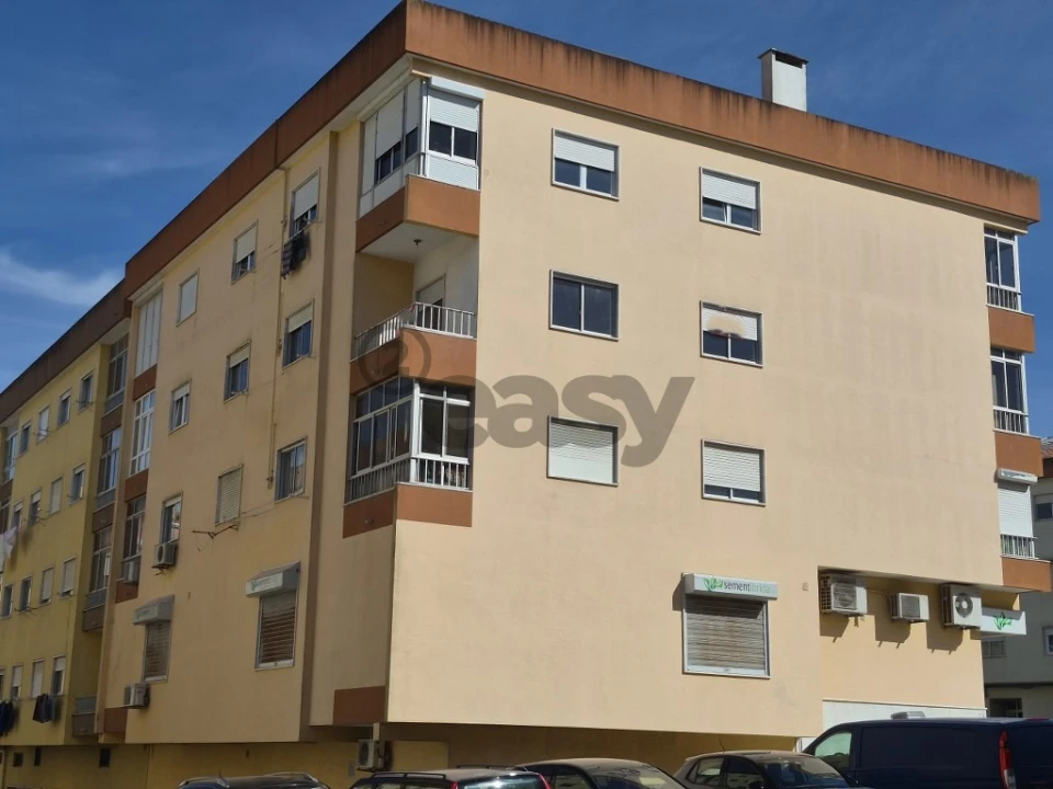 Apartamento T2 para Venda em Rio de Mouro Foto 18