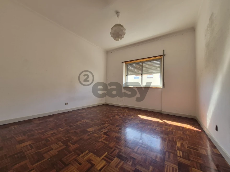 Apartamento T2 para Venda em Rio de Mouro Foto 7