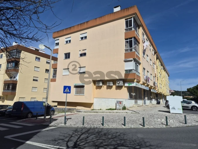 Apartamento T2 para Venda em Rio de Mouro Foto 1