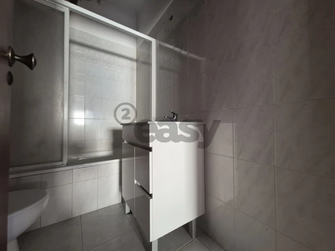 Apartamento T2 para Venda em Rio de Mouro Foto 8