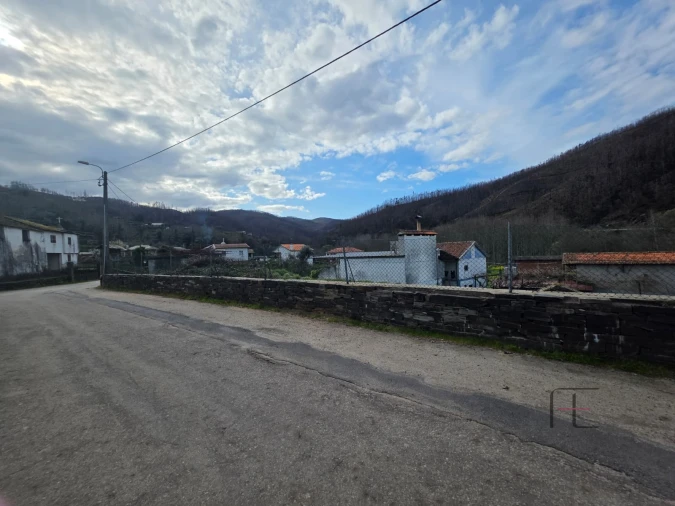 Terreno para Venda em Canelas e Espiunca Foto 2