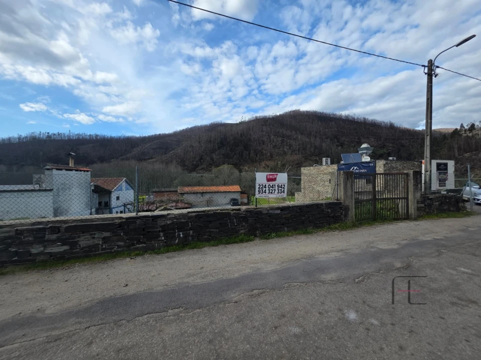 Terreno para Venda em Canelas e Espiunca Foto 3