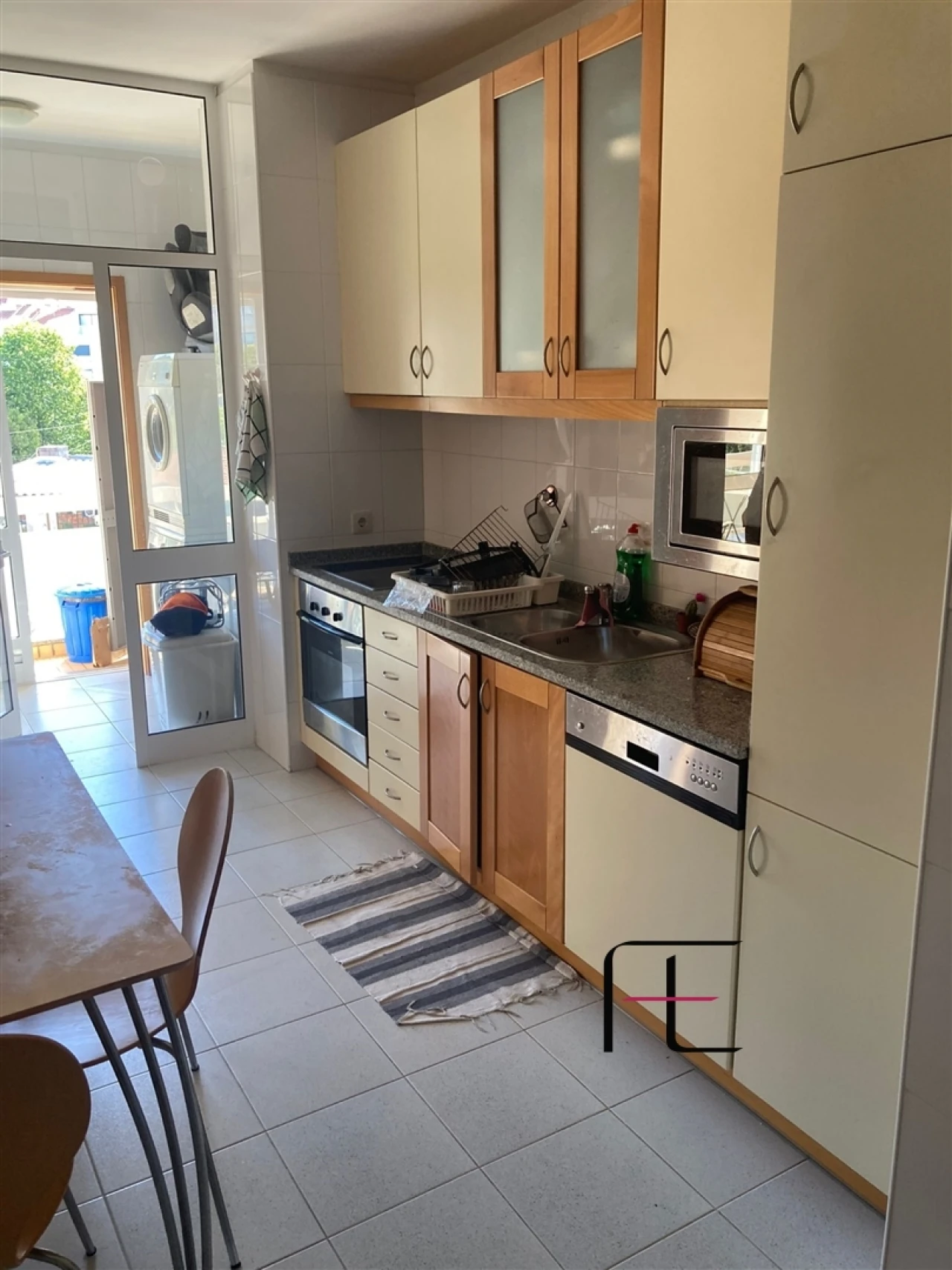 Apartamento T1 para Arrendamento em Canelas Foto 1