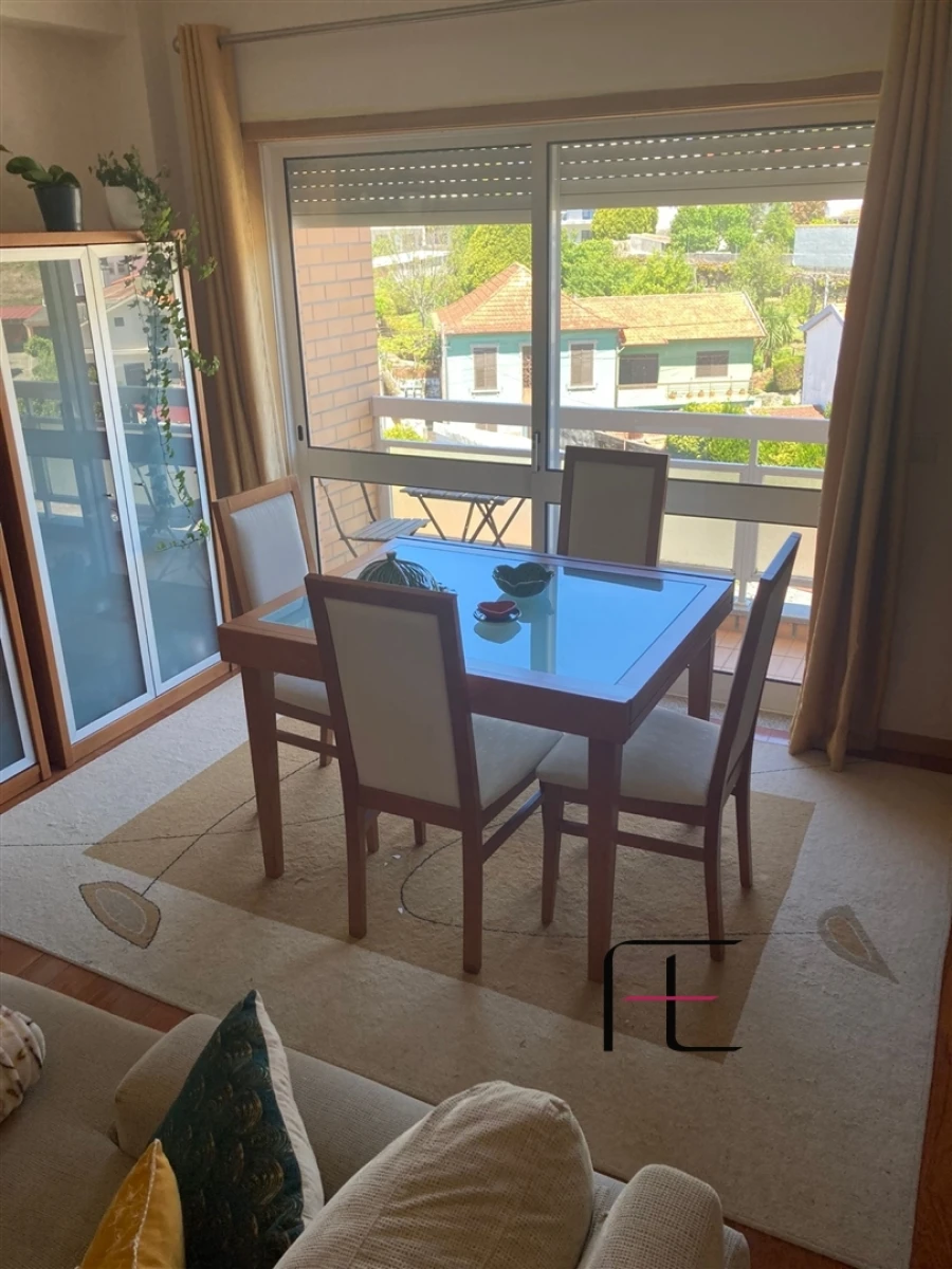 Apartamento T1 para Arrendamento em Canelas Foto 8