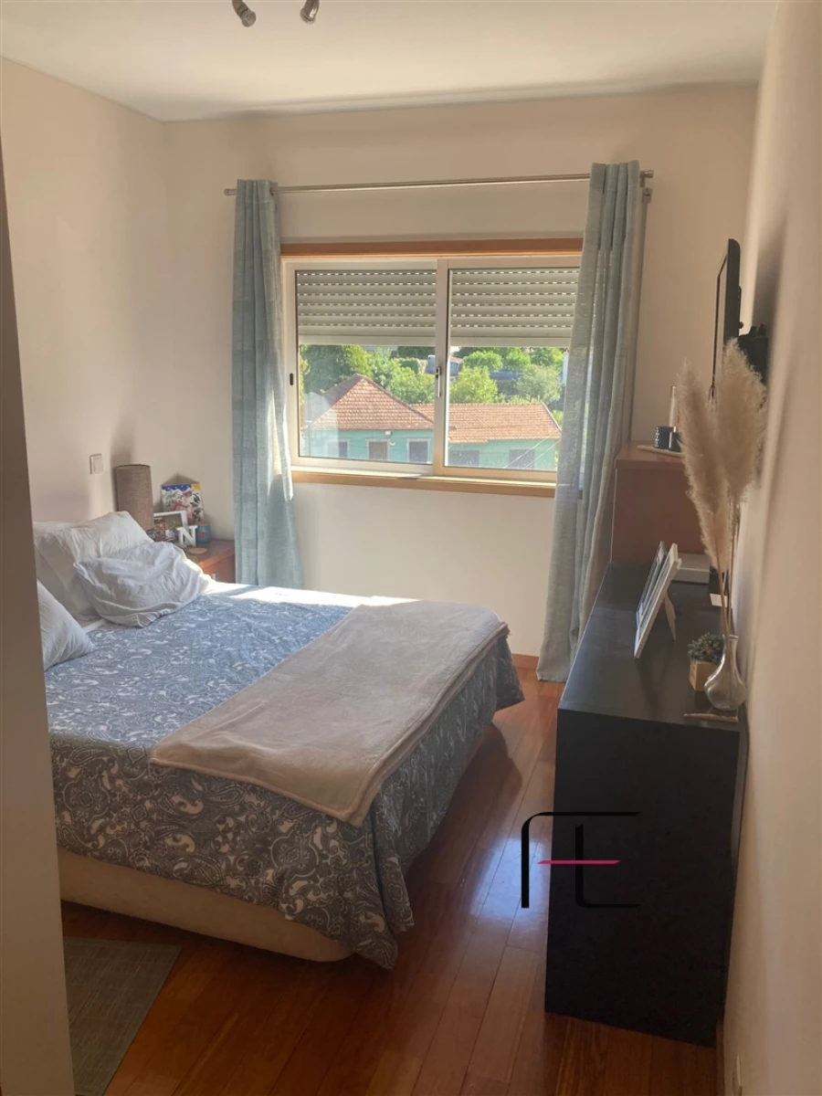 Apartamento T1 para Arrendamento em Canelas Foto 12