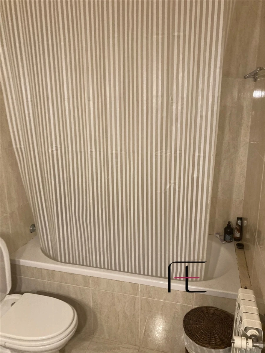 Apartamento T1 para Arrendamento em Canelas Foto 10