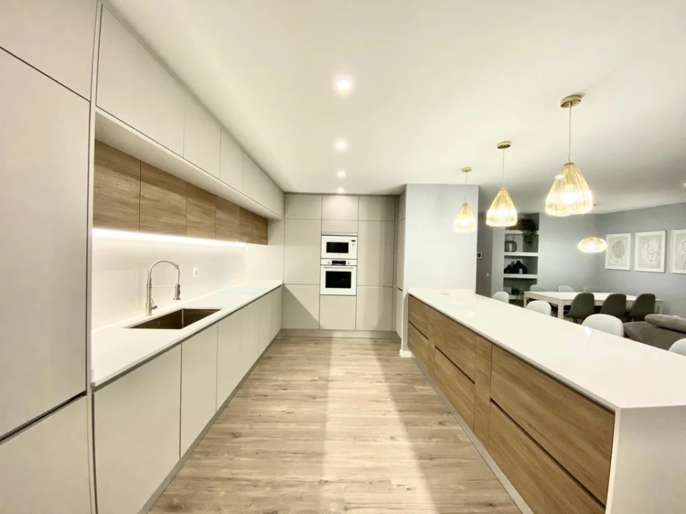 Apartamento T5 para Venda em Faro (Sé e São Pedro) Foto 2