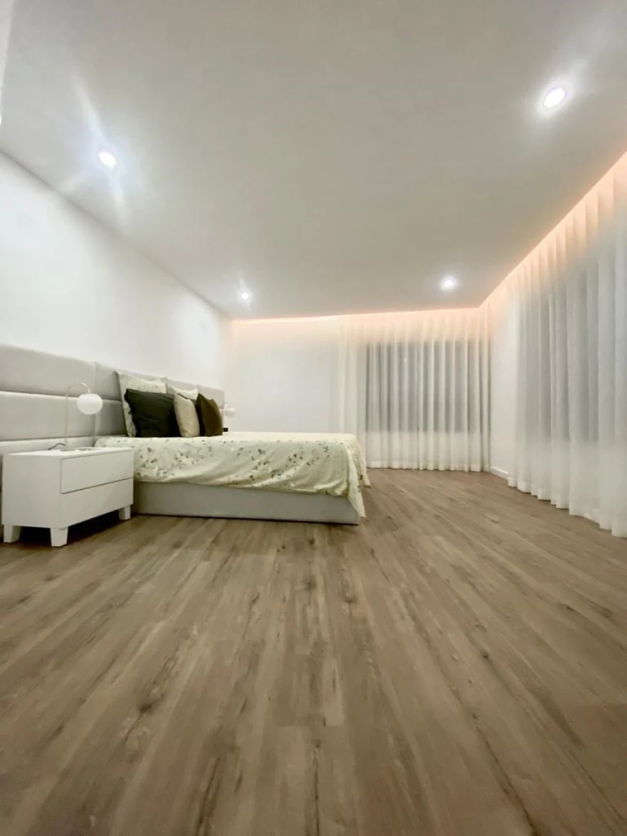 Apartamento T5 para Venda em Faro (Sé e São Pedro) Foto 17