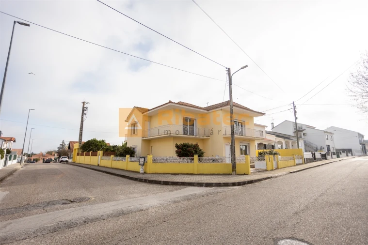 Moradia T5 para Venda em Alpiarça Foto 36